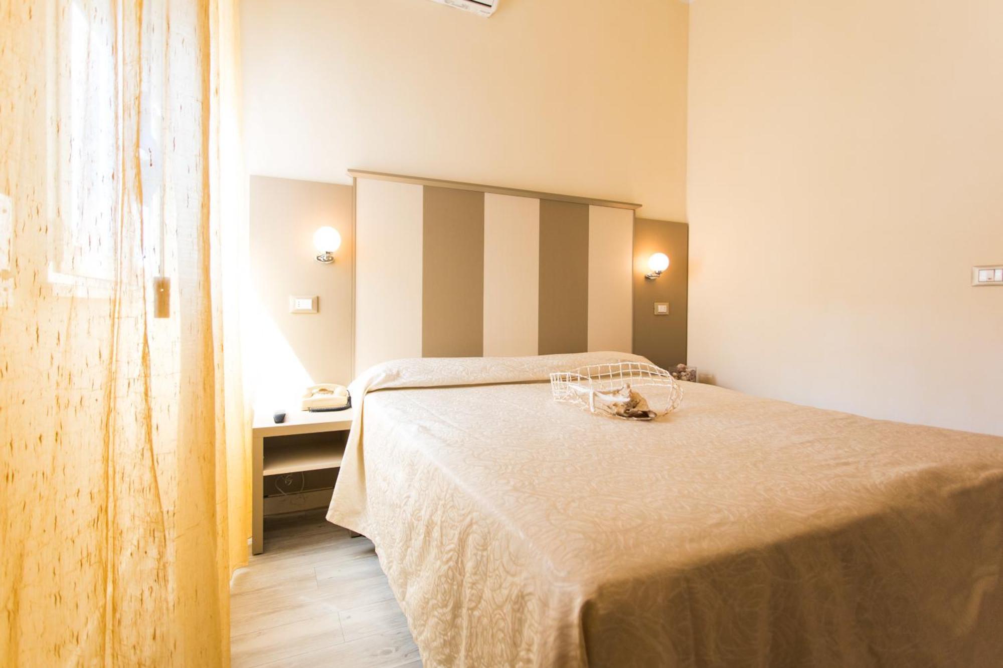 Hotel Trieste Cesenatico Pokoj fotografie