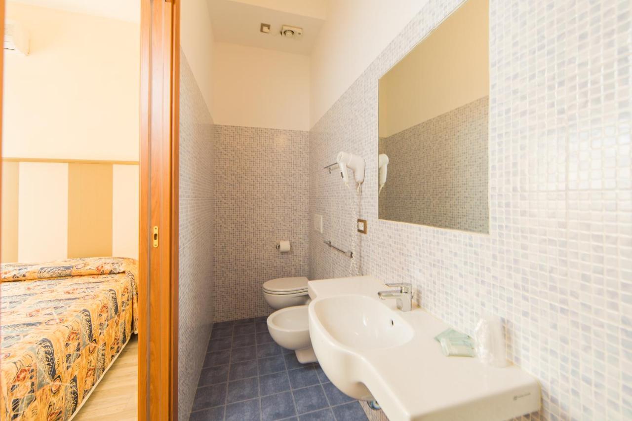 Hotel Trieste Cesenatico Pokoj fotografie