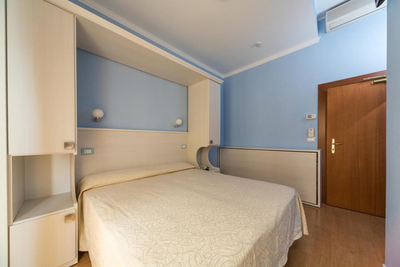 Hotel Trieste Cesenatico Pokoj fotografie